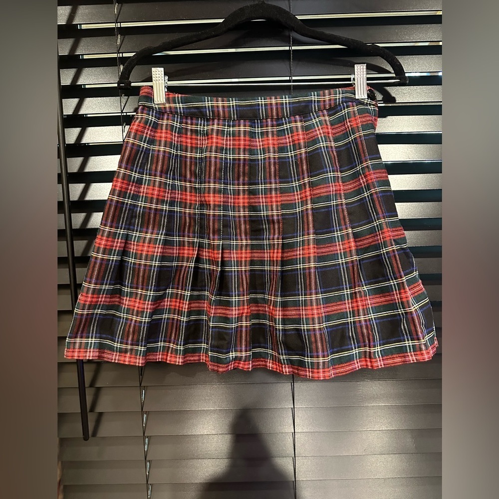 EUC Urban Outfitters Women' plaid pleated skirt. - Picture 2 of 8